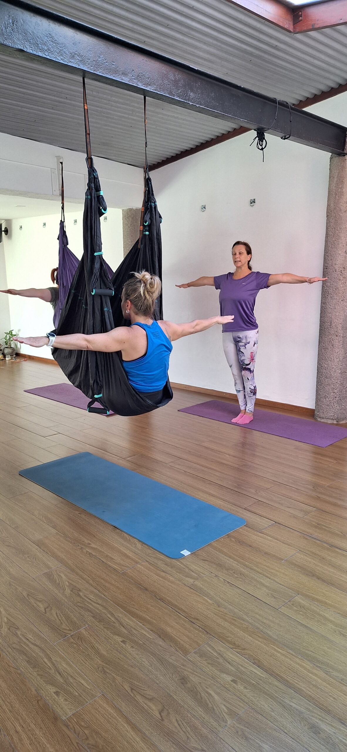 Aero Yoga en Escuela de Yoga y Ayurveda Sadhana