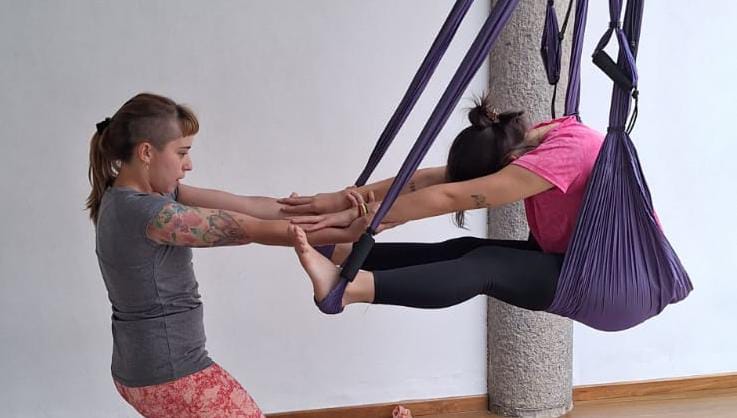 Aero Yoga en Escuela de Yoga y Ayurveda Sadhana