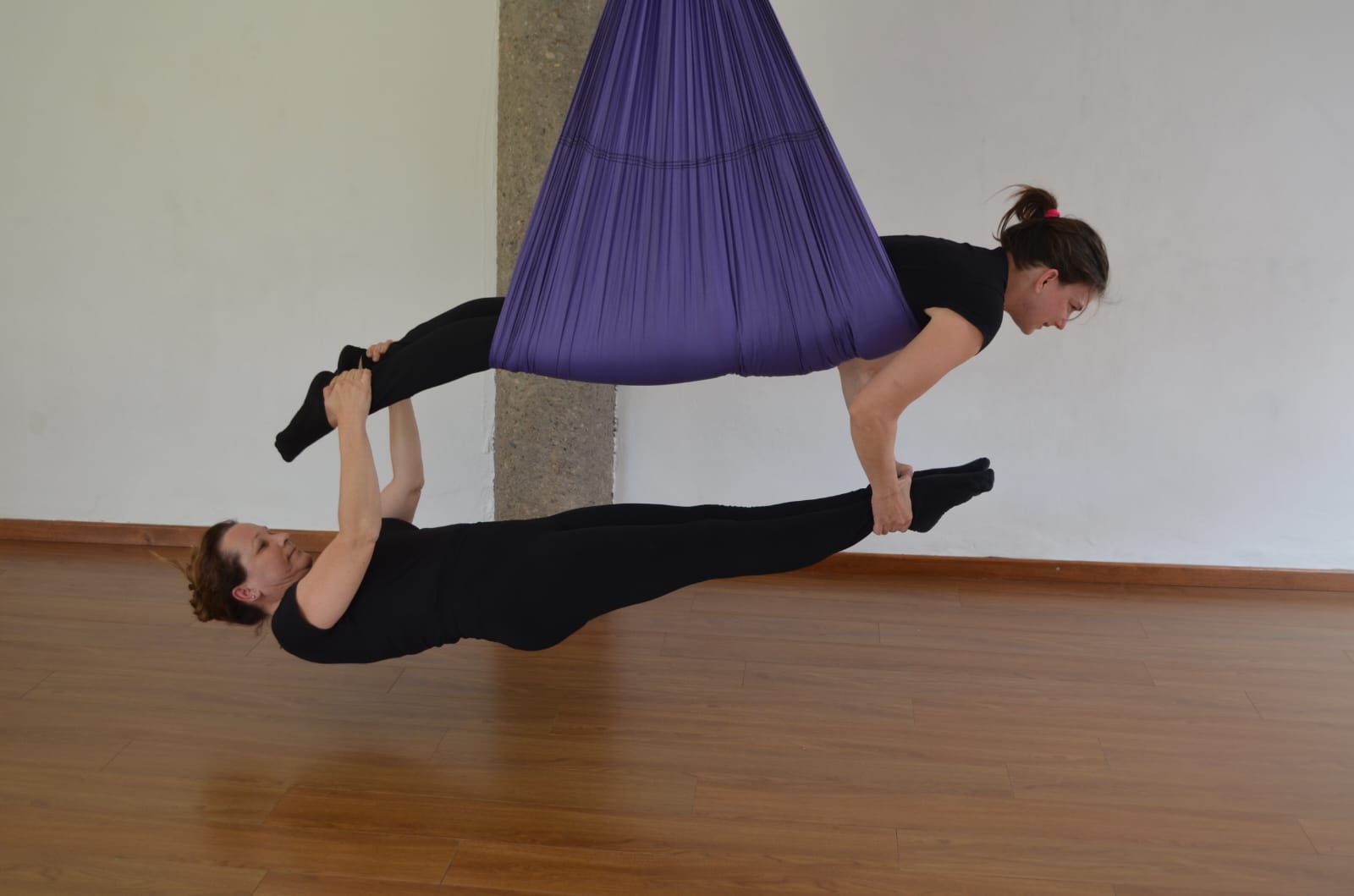 Aero Yoga en Escuela de Yoga y Ayurveda Sadhana